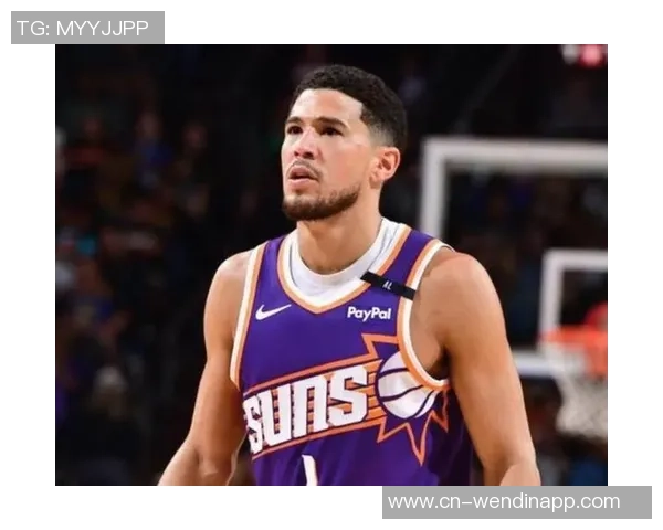 布克第三节火力全开13投7中狂砍19分助攻带领球队缩小分差至个位数